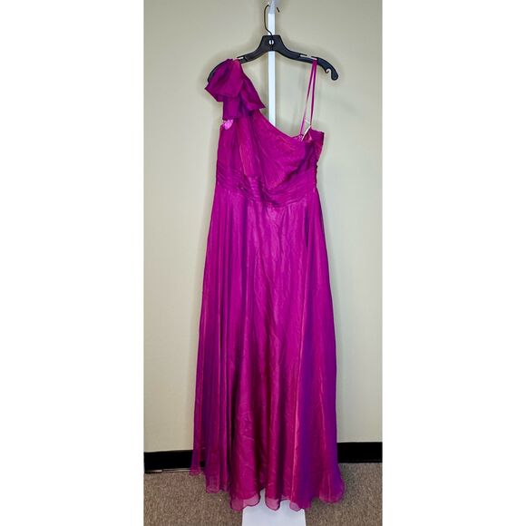 Mac Duggal NWT Pleated One-Shoulder Chiffon Gown in Raspberry Size 12 - Picture 4 of 9